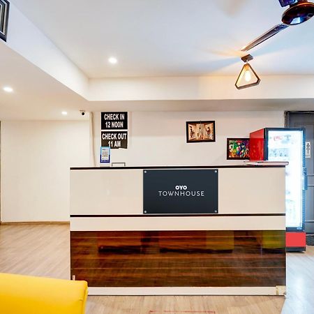 Townhouse Delight Inn Gurgaon Esterno foto