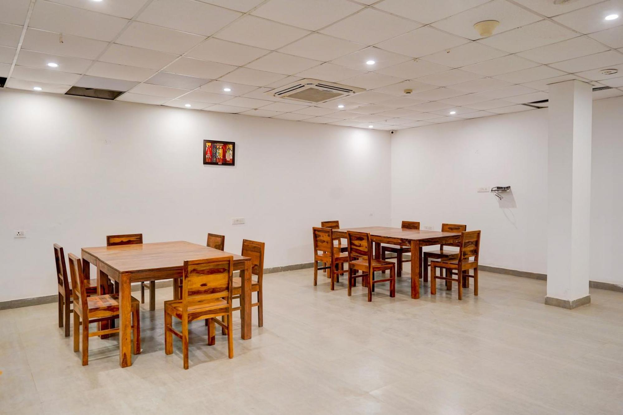 Townhouse Delight Inn Gurgaon Esterno foto