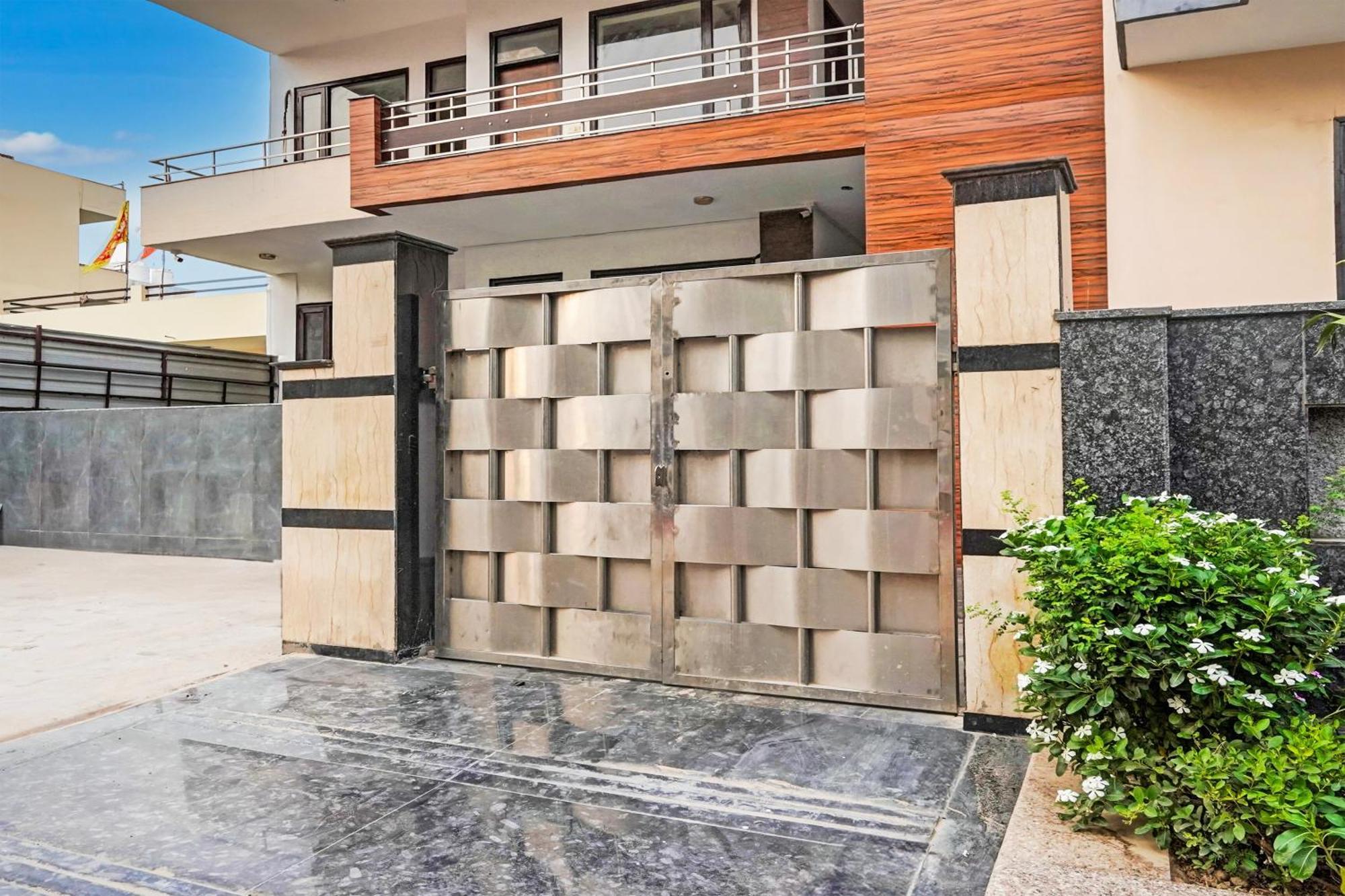 Townhouse Delight Inn Gurgaon Esterno foto